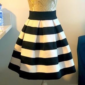 Cute strip skirt